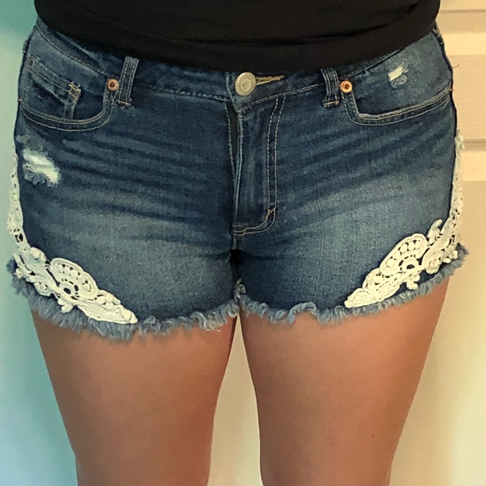 Aeropostale High Waisted Shorty; Size: 6